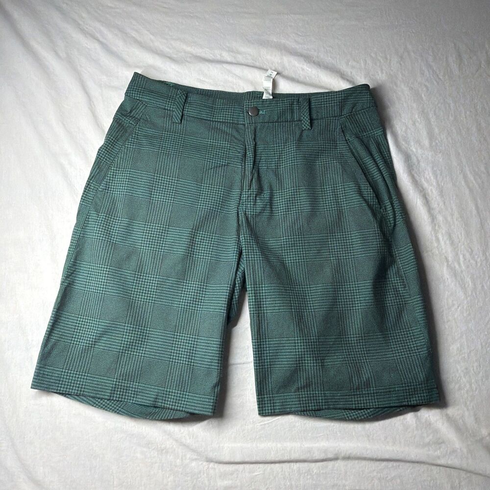 Lulu Lemon E4 mens size 34 green plaid casual golf shorts